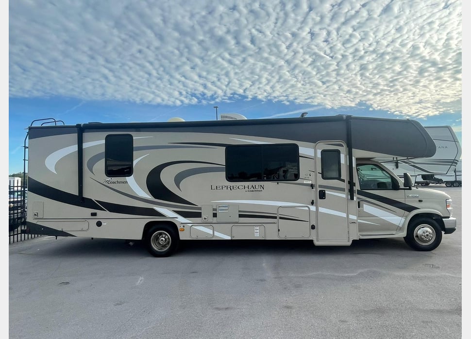 Class C Motor Home rentals in Miami