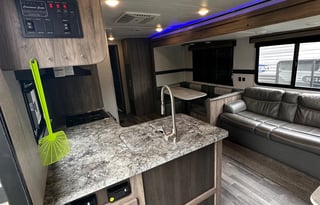 FAMILY TRADITIONS Zippy Zinger