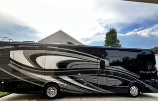 2022 Thor Palazzo 33.6 Diesel Class A