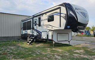 2018 Keystone RV Avalanche 301RE