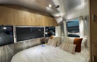 2025 Airstream Trade Wind 25FBQ with rear HATCH