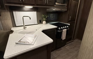 2019 Cruiser Stryker ST-2916 w/paddle boards!