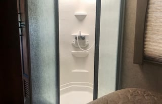 Coachmen RV Leprechaun 319DS Ford 450