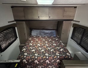 Sunset Park RV Sun-Lite 18RD