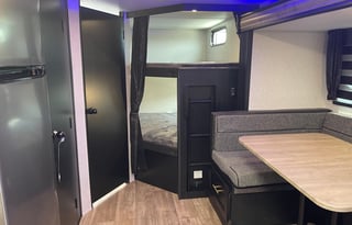 2022 32ft Cherokee Grey Wolf