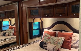 2012 Newmar Ventana LE 3843