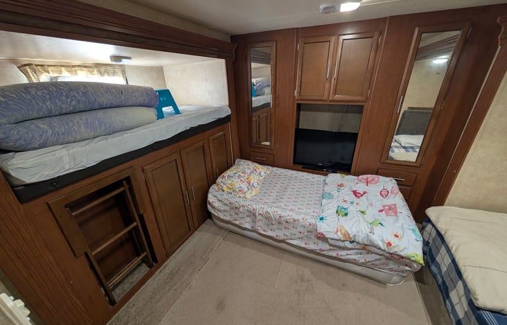 Bunk room set up to sleep 4 in this photo.