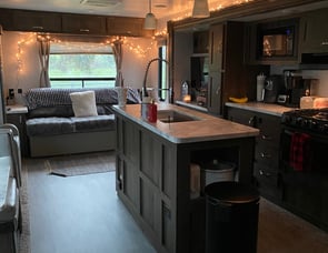 EAST TO WEST Silver Lake 29K2S