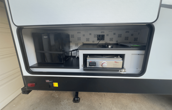 Outdoor mini fridge and griddle