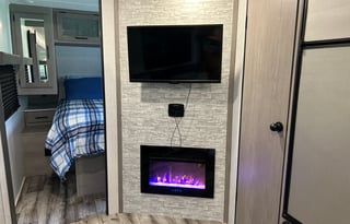 2022 Dutchmen RV Coleman Lantern LT Series 2755BH