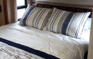 Unlimited Mileage Winebago Itasca Cambria 30C