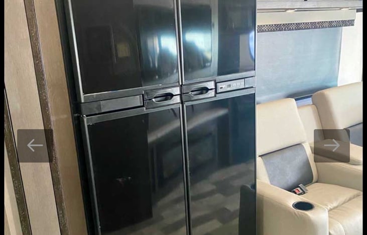 Fridge freezer works on propane or 30\50 amps