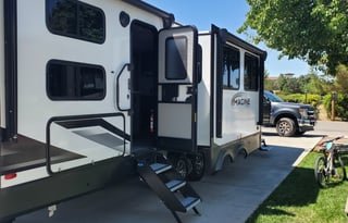 2023 Grand Design Imagine 3210BH