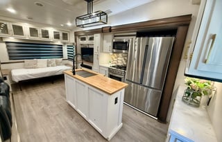 Prime Time RV Crusader 382MBH (BRFL 1686)