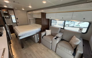 23 Winnebago View sprinter