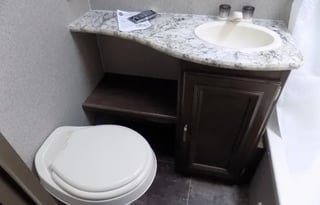 Family friendly with HUGE Bunkroom!!