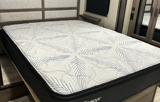Rolling Family Retreat Bunk House with 2 full bath