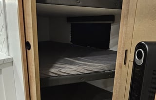 Amber and Jason's Comfy Keystone