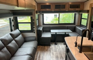 Jay: Pet Friendly 2BR RV in Resort Near Beaches