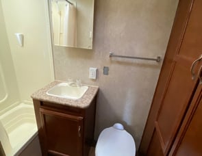 Outdoors RV Creekside 22RB