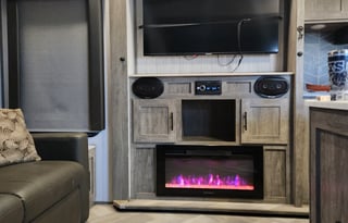 Goose neck and must have 50 amp outlet