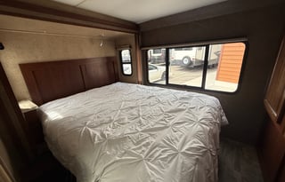2016 Forester 3011DS/sleeps 8