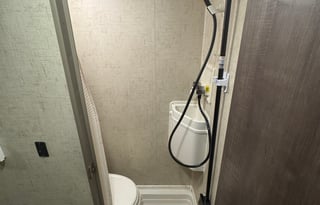 Great Couples Getaway w/ Queen Bed