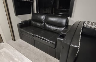 2020 Prime Time RV Avenger ATI 27DBS