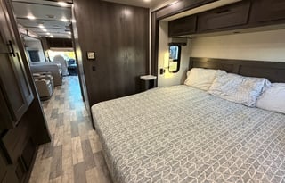 Fully Stocked Family & Pet Friendly Class A RV
