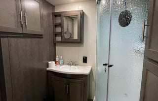 Cozy 2019 CrossRoads RV Sunset Trail Super Lite