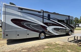 2022 Fleetwood RV Bounder 35K