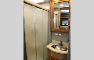 2018 Thor Motor Coach Miramar 37.1