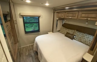 Leticia's 2019 Jayco Precept
