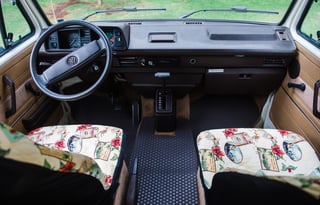 Hawaii Camper Van! Classic VW Pop-Top 5 minutes from Honolulu Airport on Oahu