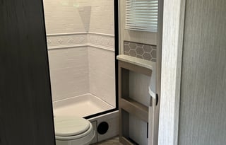 Beautiful 2020 Shadow Cruise travel trailer!