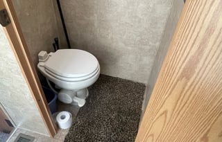 Family friendly, stocked keystone fifth wheel