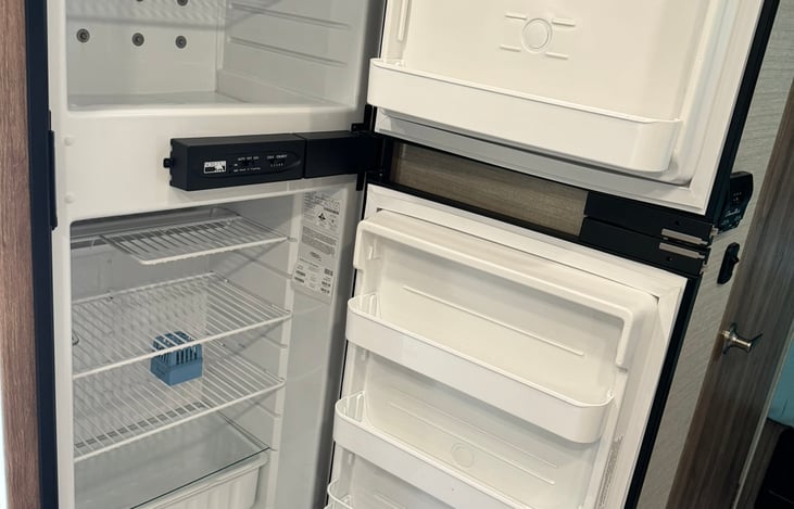 Refrigerator and Freezer