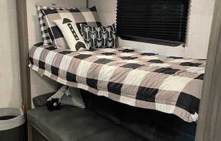 2021 Kodiak Ultra-Lite 332BHSL Huge Bunkhouse