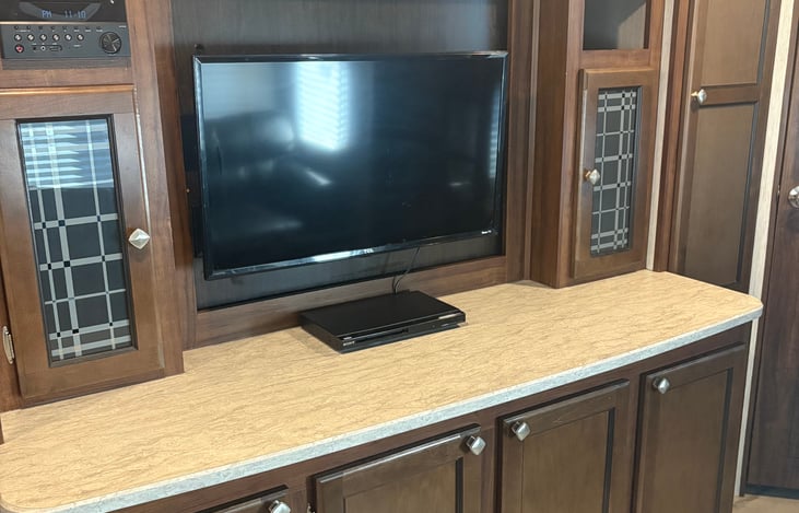 Entertainment center