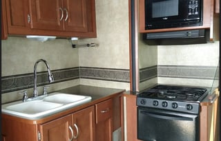 *FREEDOM FINDER* 2015 Winnebago Minnie Winnie