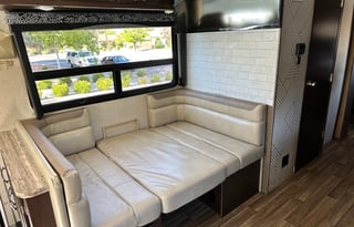 Renovated - WiFi, Pets, Jeep, Off-Grid, 24/7 Help