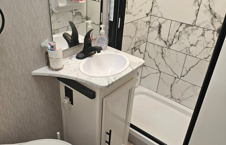 Bathroom/shower