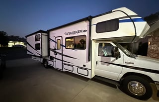 Ford Sunseeker Sleeps 10 In SoCal