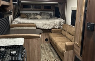 Family Friendly Bunkhouse with King Size bed!