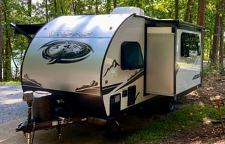 Wolf Pack Adventure Den