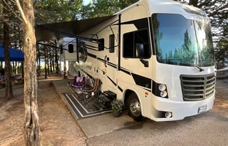 Glamping Getaway – FR3 34DS