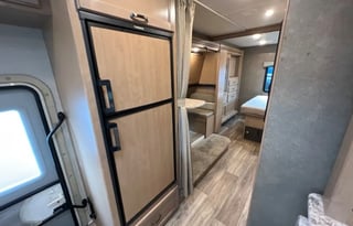 C9 Thor 10 Sleeper w Bunks! 2 Slides - WiFi Ebikes