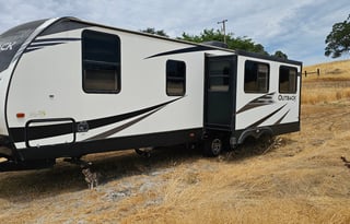 Ward's Cozy RV Rental
