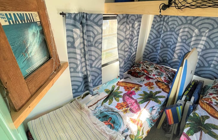 Masterbedroom w tein & full bed