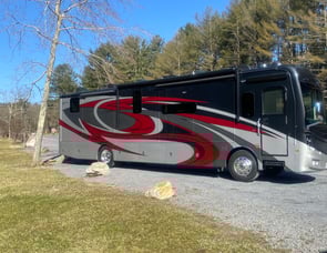 Fleetwood RV Discovery 38N